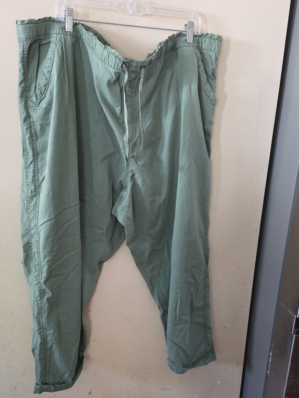Sonoma Sage Green Cropped Drawstring Pants